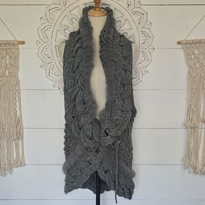 Womens Top Size L Gray sweater shrug Vest by Metric Sleeveless